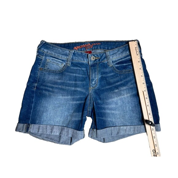 Arizona Jean Co Junior's Shorts Medium Wash Denim Low Rise Cuffed Size 5 - Picture 2 of 8